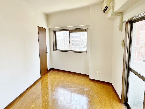 居室・リビング　★洋室8.7帖★