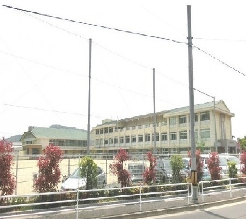 小学校　広島市立東野小学校（小学校）まで290m