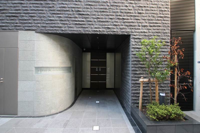 エントランス　正面入口