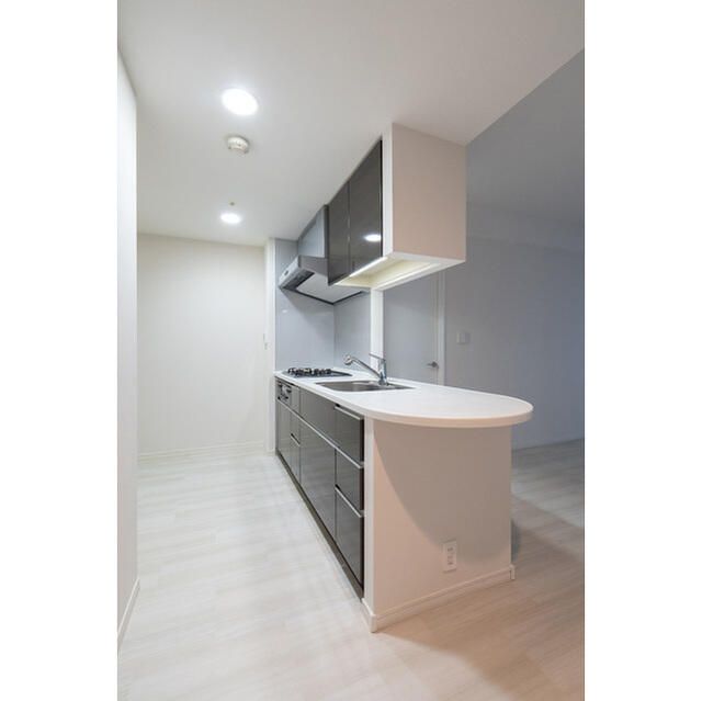 キッチン　コンパクトなキッチンで掃除もラクラク