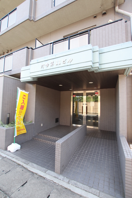 エントランス　しっかりした造りのマンション玄関です