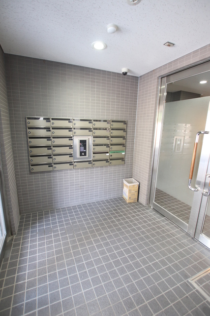 セキュリティ　オートロックと集合ポスト