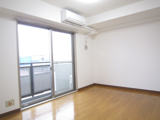 居室・リビング　家具の配置がしやすいです♪