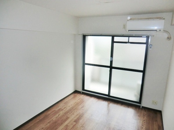 居室・リビング　エアコン付きで初期費用を抑えられます☆