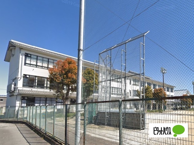 小学校　近江八幡市立武佐小学校（小学校）まで904m