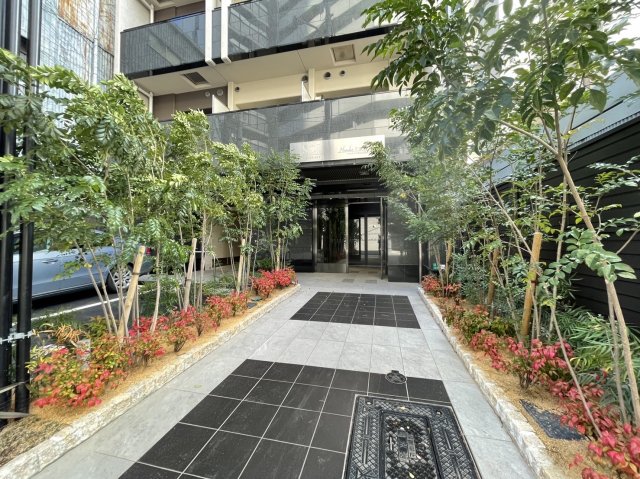 エントランス　ソルテラスNAMBAフロント　エントランス