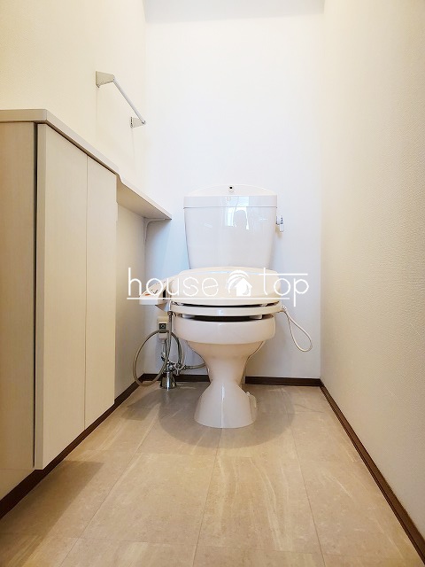 トイレ　ウォシュレット完備