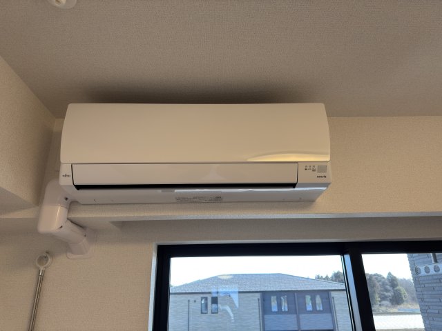 その他設備　エアコン２基付（同型）