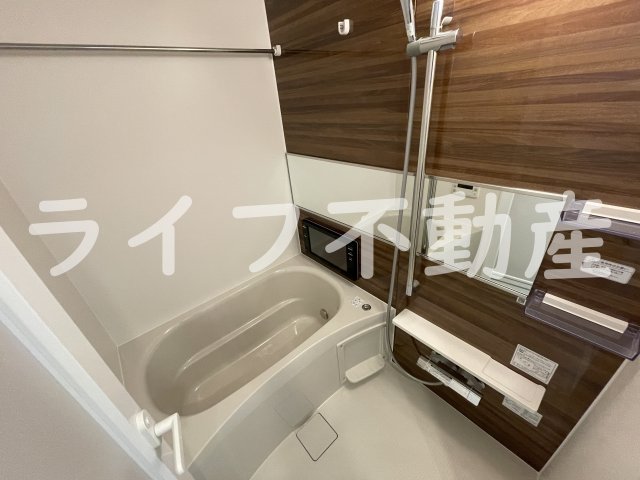 バス・シャワールーム　落ち着いた空間のお風呂です