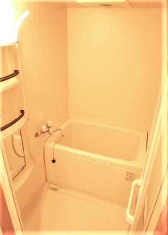 バス・シャワールーム　清潔感のバスルーム