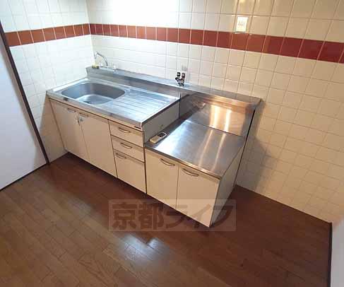 キッチン　二口ガスコンロ設置可能なキッチンです。