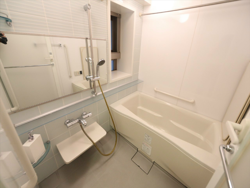 バス・シャワールーム　追い焚き　浴室暖房乾燥機　24時間換気　オートバスバスルーム