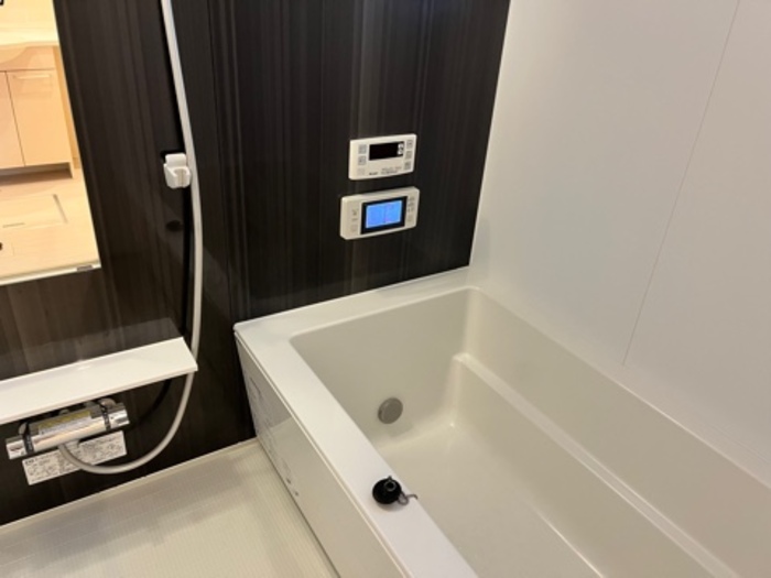 バス・シャワールーム　追い焚き付きのお風呂です♪