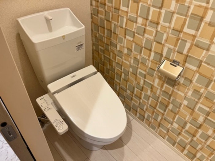 トイレ　嬉しい温水洗浄便座付き♪