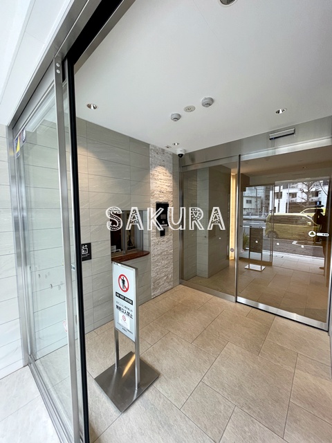 セキュリティ　不審者、勧誘員をシャットアウトできるオートロックです♪