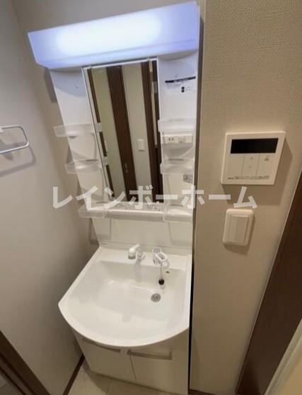 洗面設備　使いやすい洗面所です