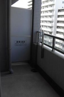 バルコニー　外からの目が気にならないバルコニーで洗濯物が干せます