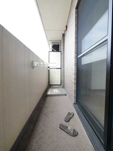 バルコニー　同物件、別部屋のお写真になります。