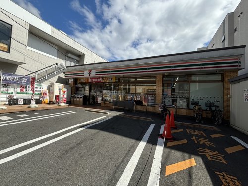 コンビニ　セブンイレブン吹田関大前店（コンビニ）まで276m