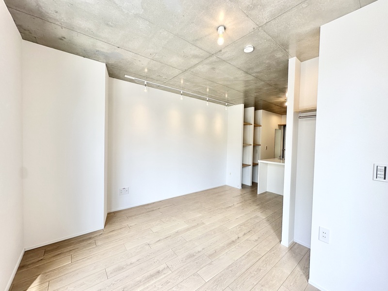 その他部屋・スペース　レールライトがより雰囲気良く演出してくれます