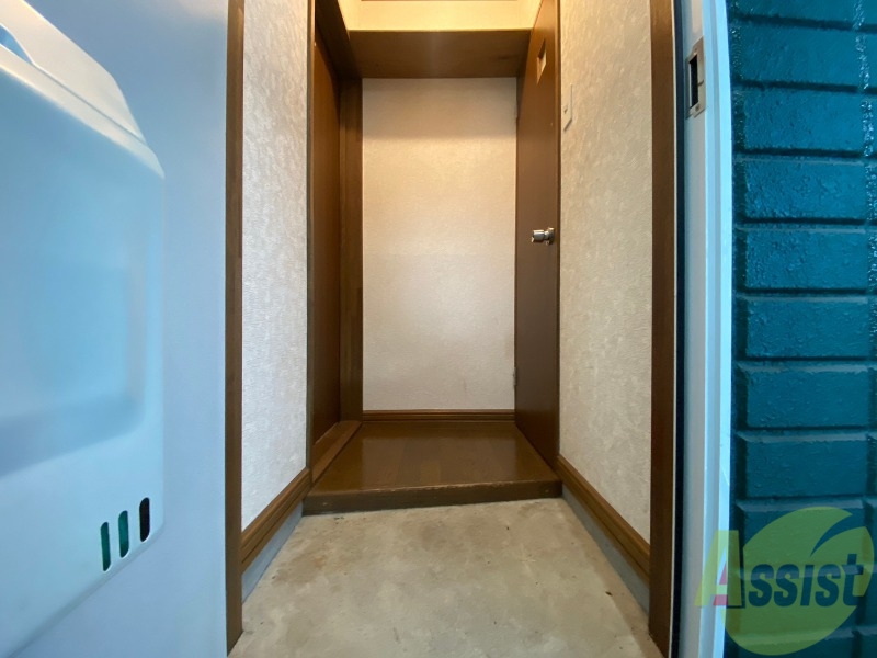 玄関　玄関の様子です。明るい印象ですね。気分もあがりそう。