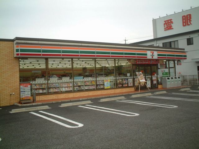 コンビニ　セブンイレブン（コンビニ）まで340m