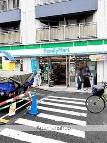 コンビニ　ファミリーマート牛込柳町駅前店（コンビニ）まで480m