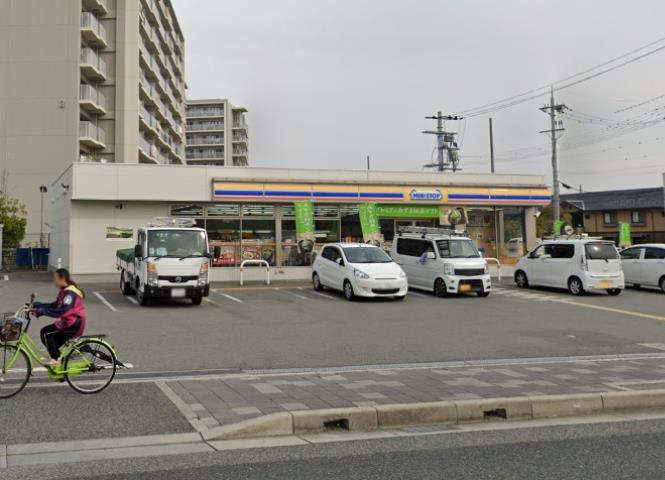 コンビニ　ミニストップ（コンビニ）まで696m