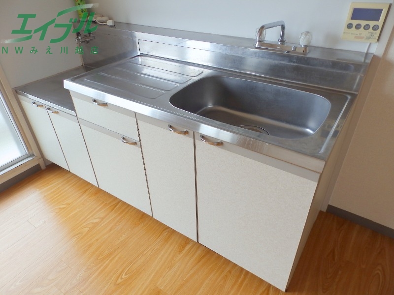 キッチン　別部屋参考写真です