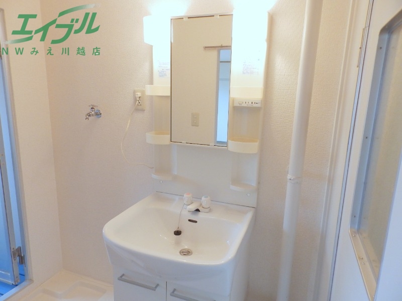 洗面設備　別部屋参考写真です