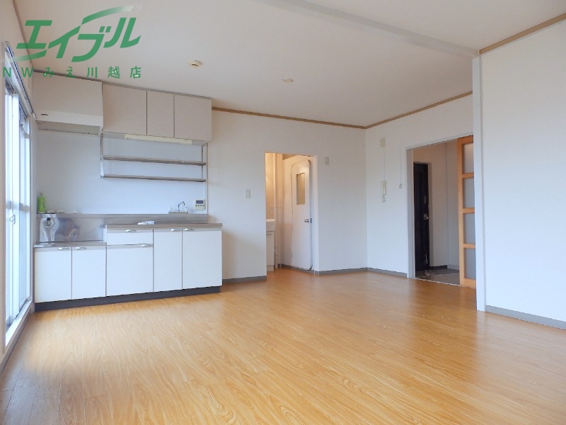 居室・リビング　別部屋参考写真です