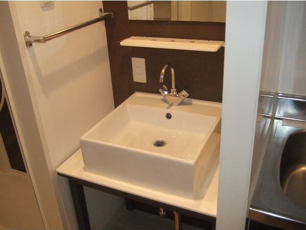 洗面設備　朝の身支度に便利な洗面台です♪