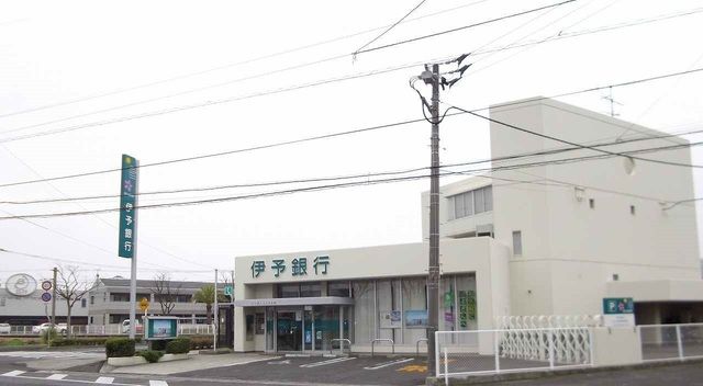 銀行　伊予銀行高松東店様（銀行）まで300m