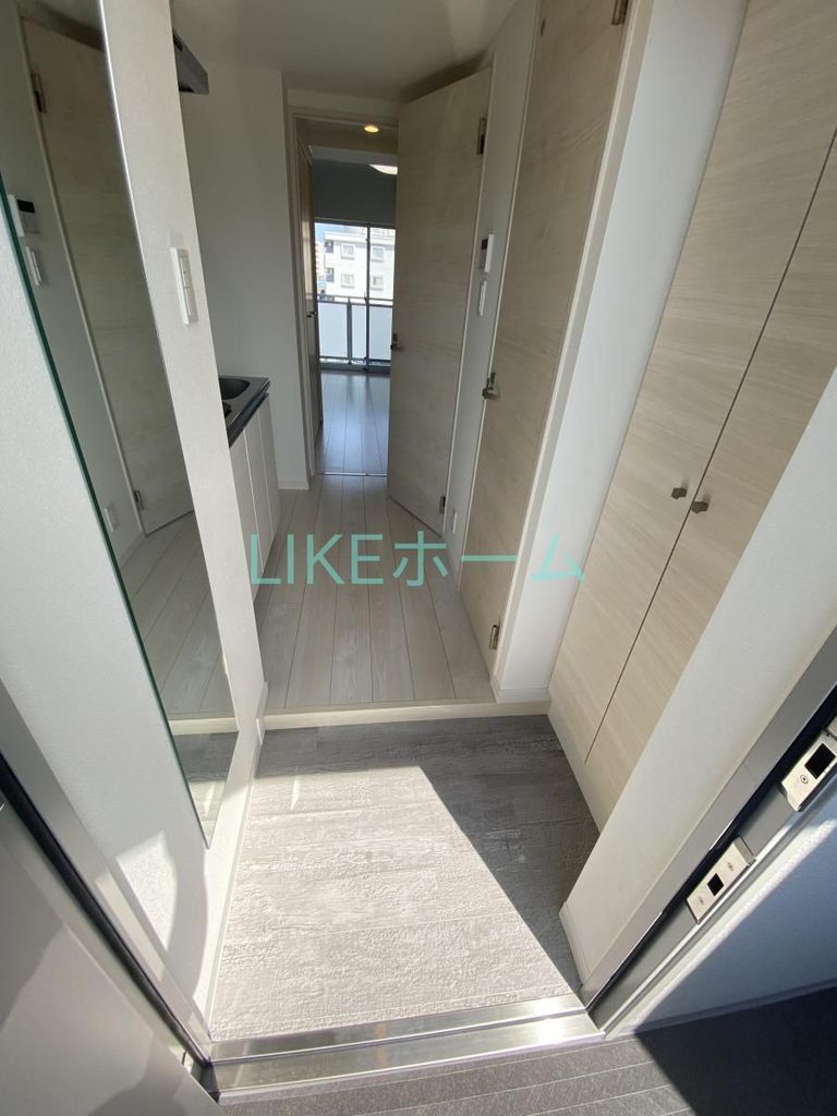 玄関　バルコニー