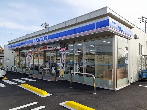 コンビニ　ローソン鳴門市役所前店様（コンビニ）まで550m