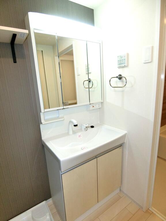 洗面設備　イメージです。配色に違いあり