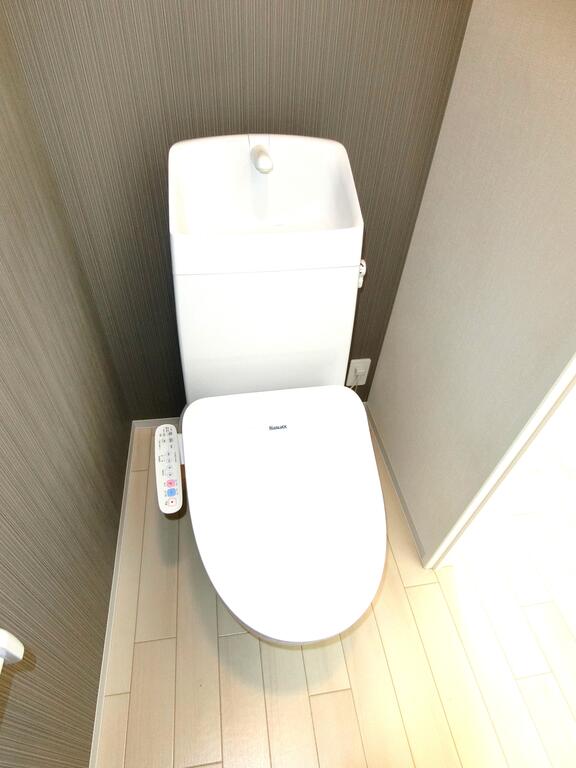 トイレ　イメージです。配色に違いあり