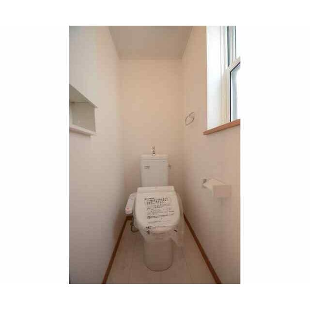 トイレ　トイレには快適な温水洗浄便座付