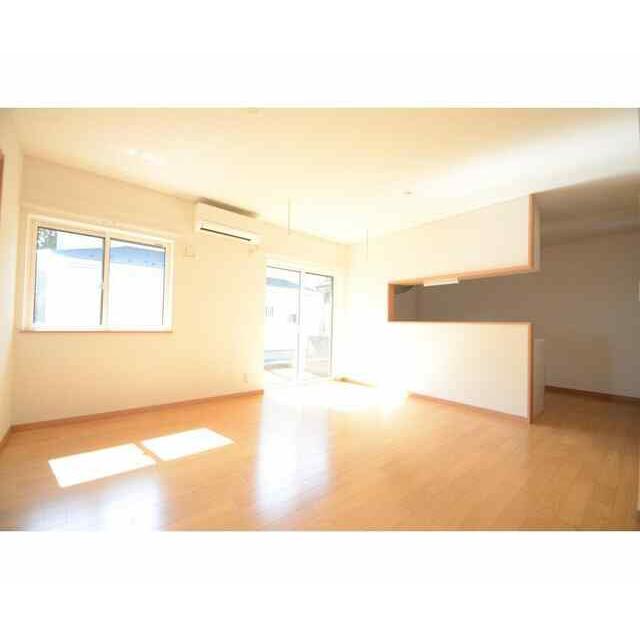 その他設備　エアコン・室内物干し付きです