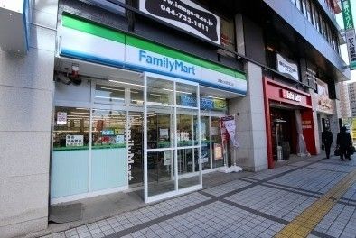コンビニ　ファミリーマート/武蔵小杉駅北口店（コンビニ）まで470m