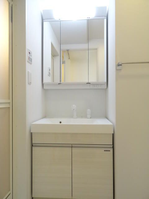 洗面設備　レジェンダリーコート赤羽　北区赤羽2