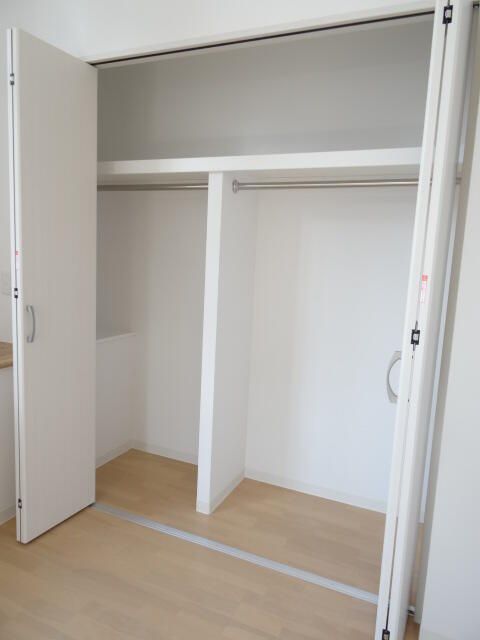 収納　レジェンダリーコート赤羽　北区赤羽2