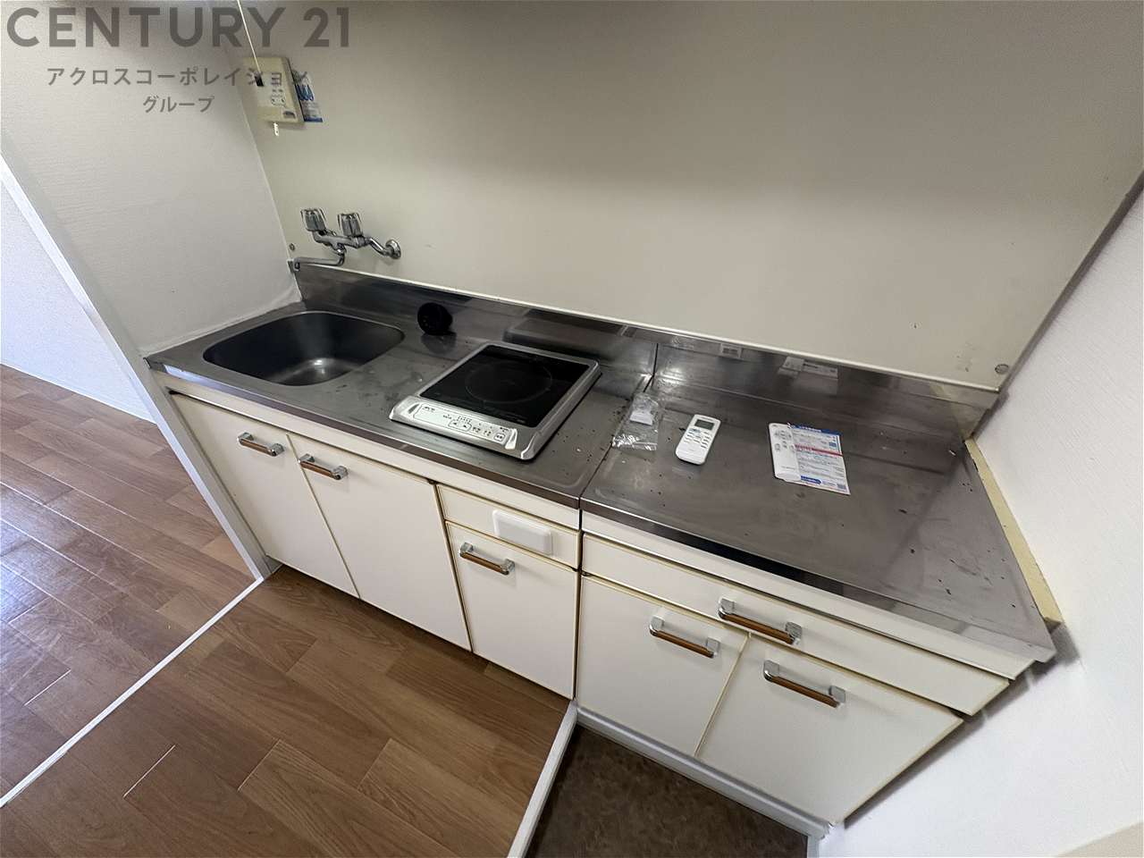 キッチン　キッチンにも収納があって便利です♪