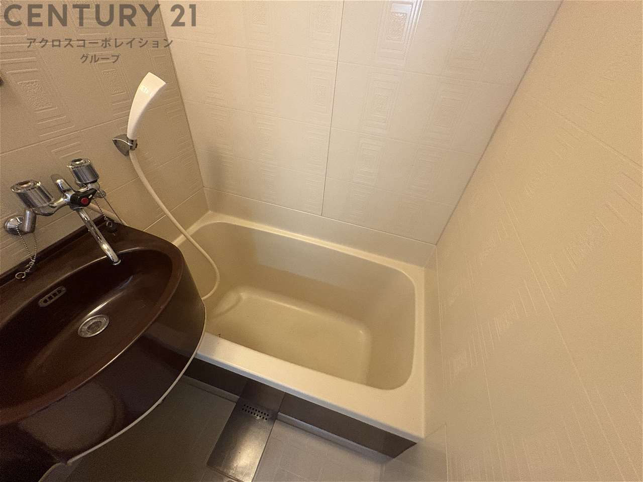 バス・シャワールーム　シンプルで機能的なユニットバスです！