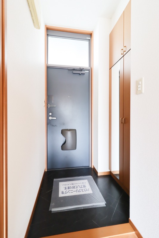 玄関　図面と現状に相違がある場合には現状を優先