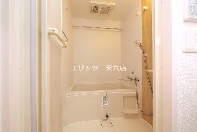 バス・シャワールーム　洗面