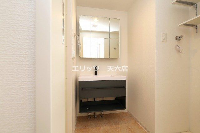 洗面設備　下駄箱