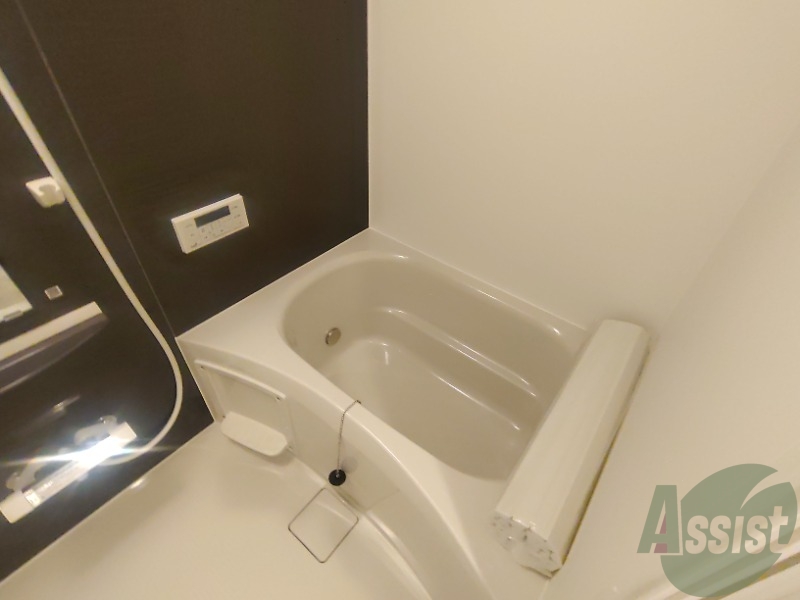 バス・シャワールーム　浴室は綺麗で追い焚きも付いて気持ちよくお過ごしいただけます。