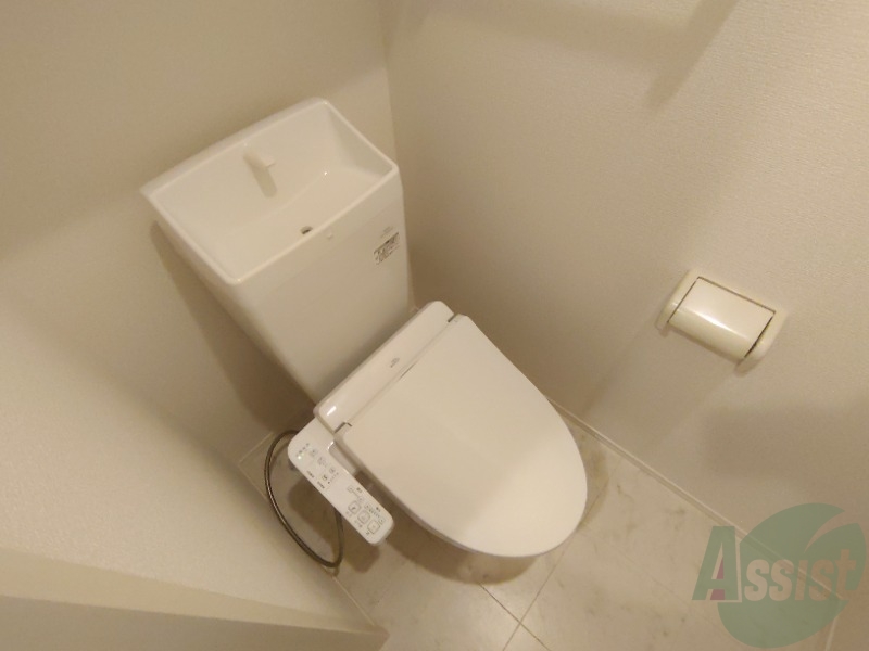 トイレ　トイレは綺麗でウォッシュレットも付いて快適にお使い頂けます。