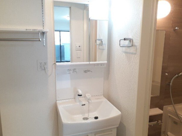 洗面設備　コンパクトで使いやすい洗面所